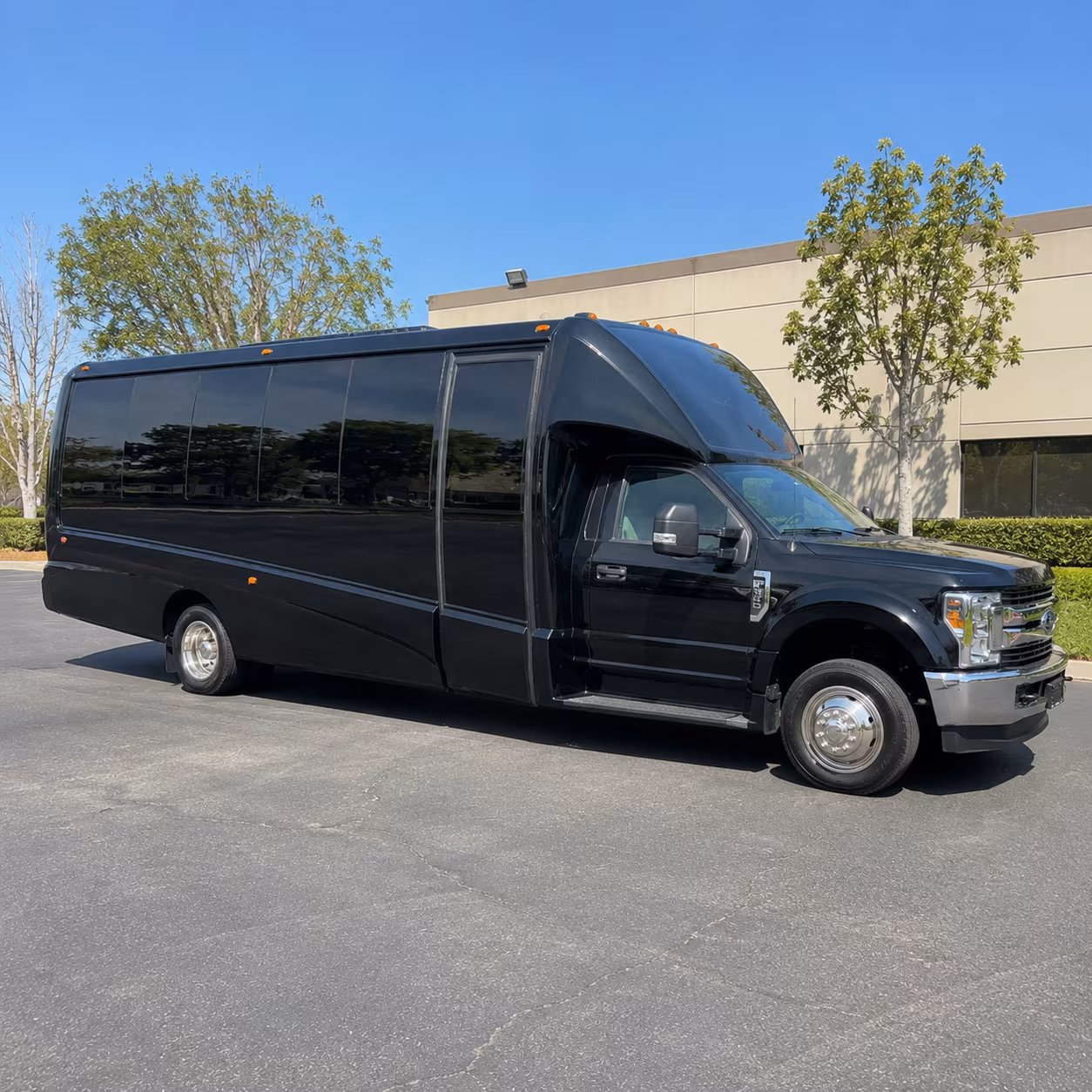 corporate wine tour and winery event buses in brooklyn park