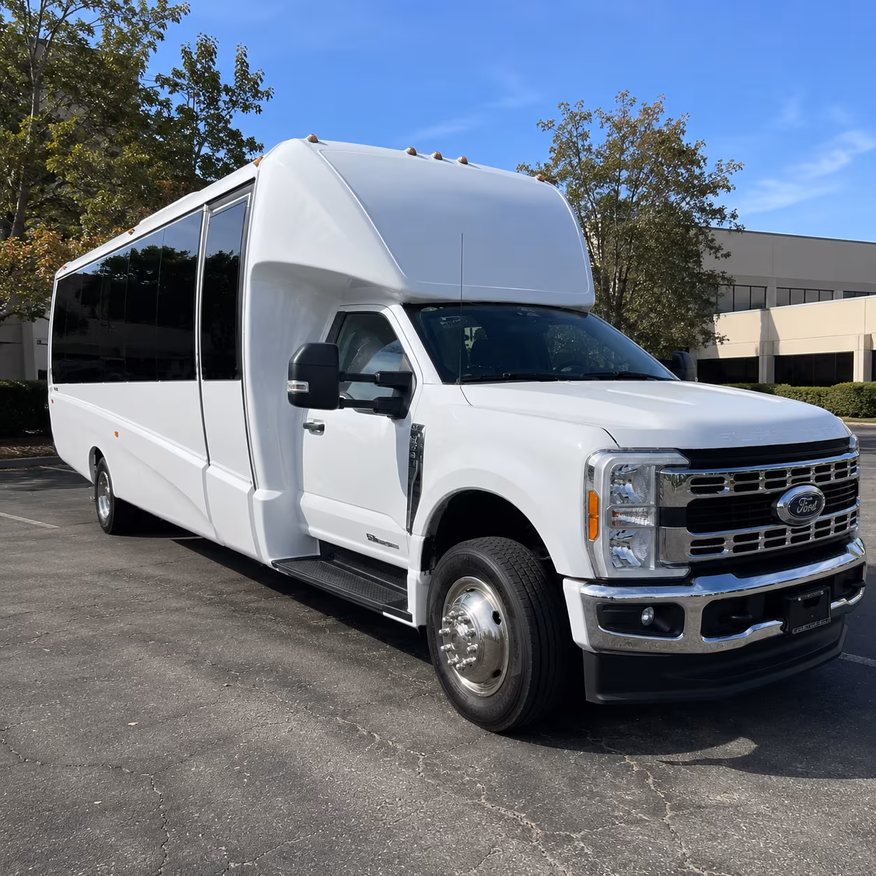 find and book transportation for your next airport transfer 1